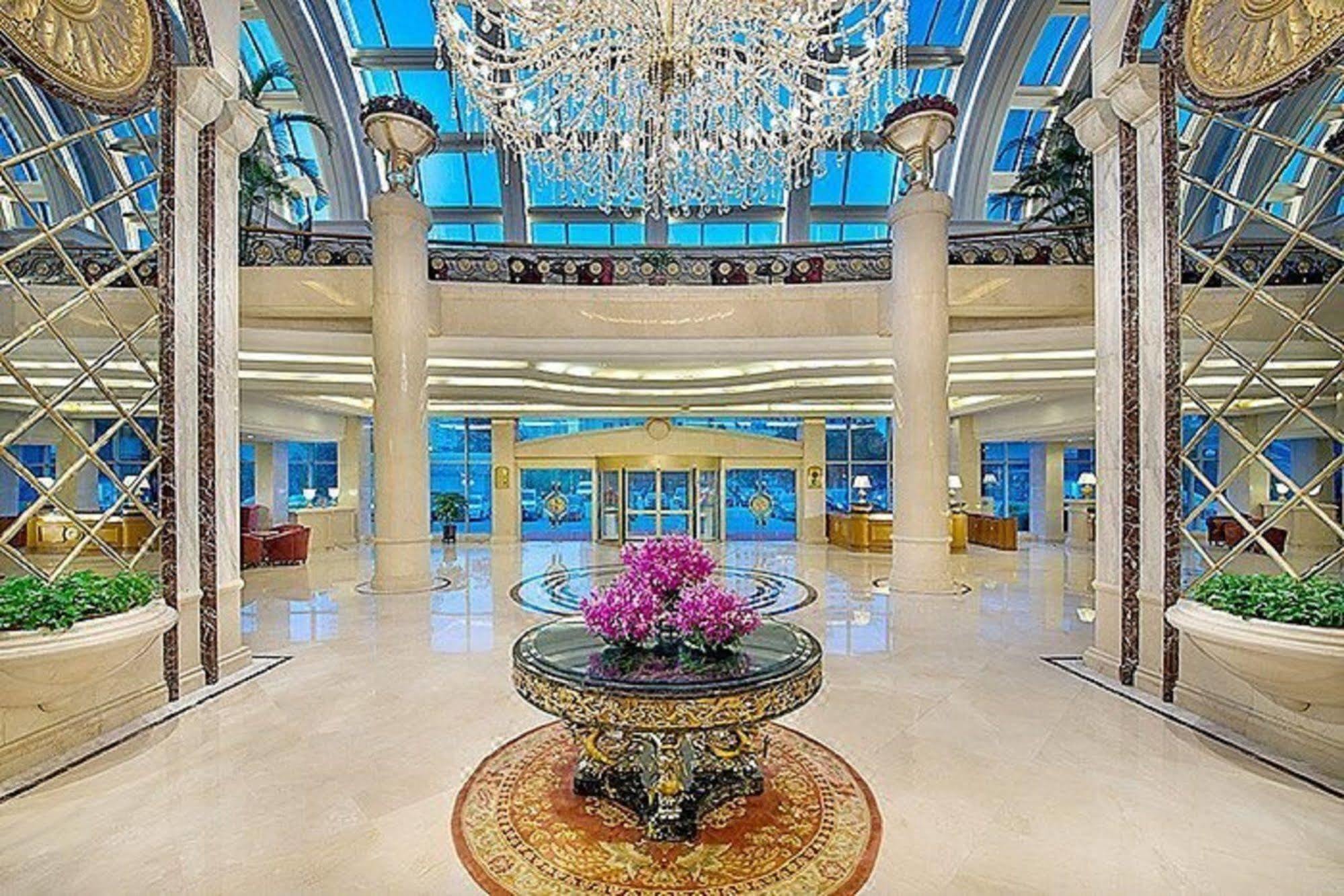 Celebrity International Grand Hotel Beijing Bagian luar foto