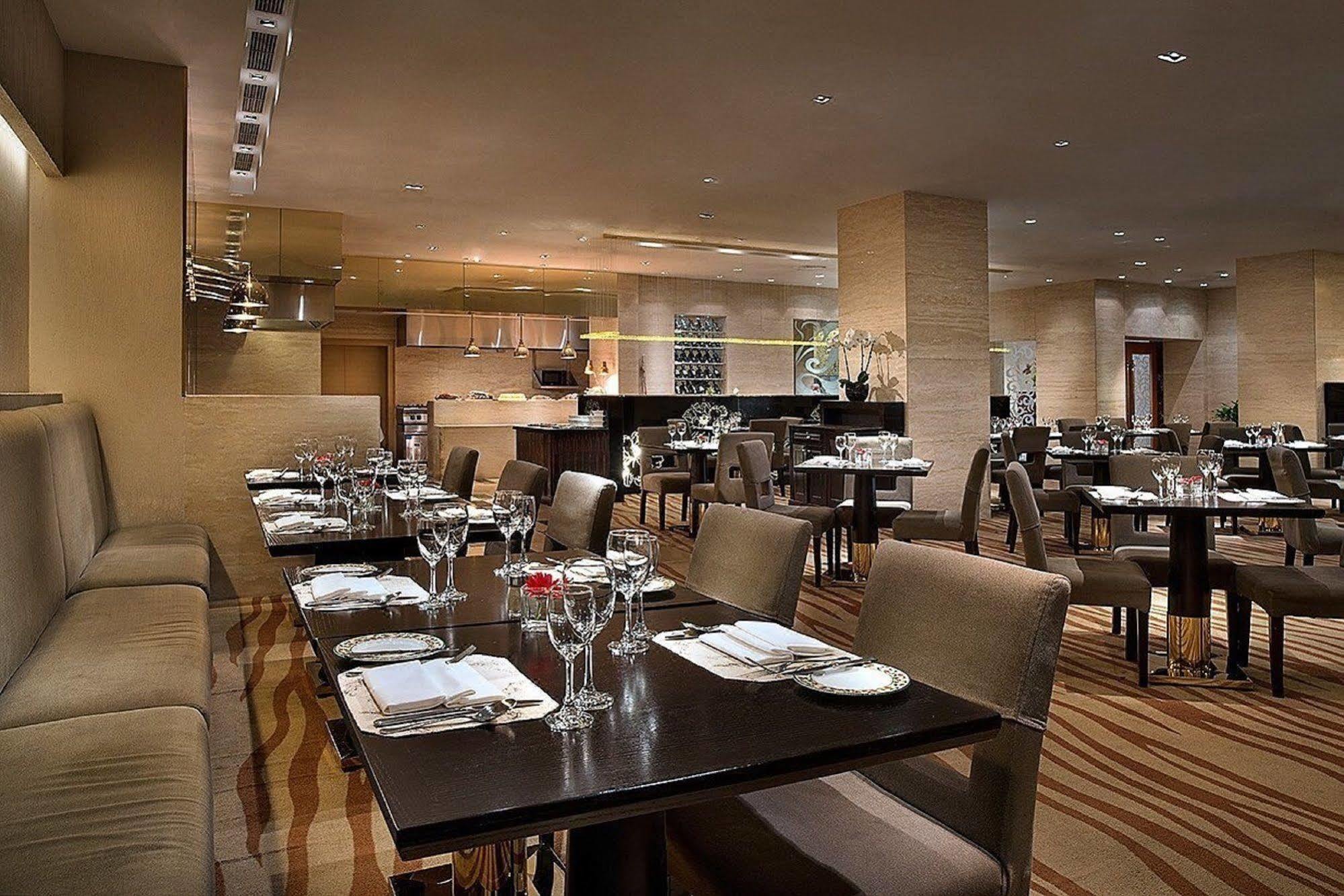 Celebrity International Grand Hotel Beijing Bagian luar foto