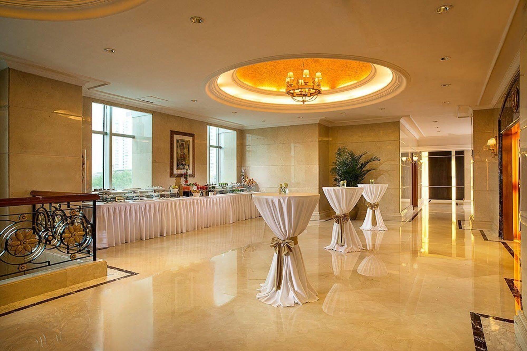 Celebrity International Grand Hotel Beijing Bagian luar foto